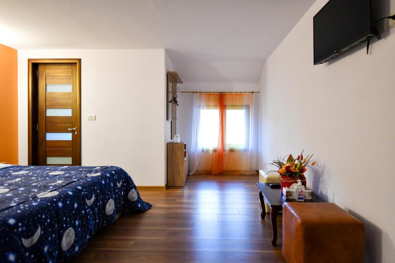 Villa CASTELLINO Tîrgu Ocna Esterno foto