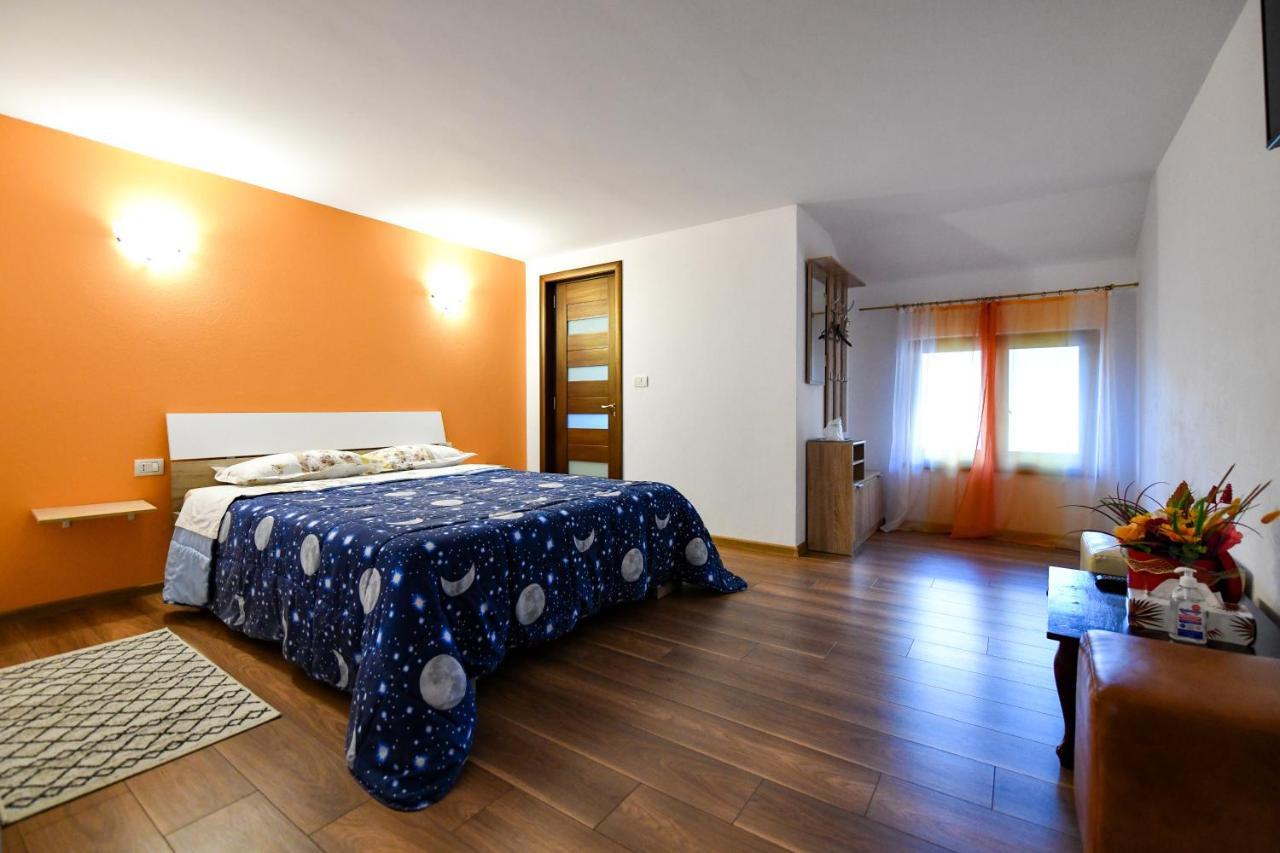Villa CASTELLINO Tîrgu Ocna Esterno foto